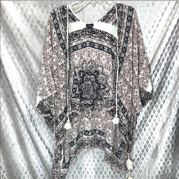Rue21 Sweaters - Rue21 Boho Gypsy Mandala Poncho